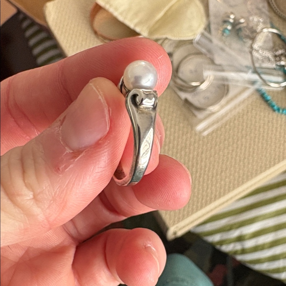 James Avery Retired Silver Pearl Ring - Picture 10 of 16